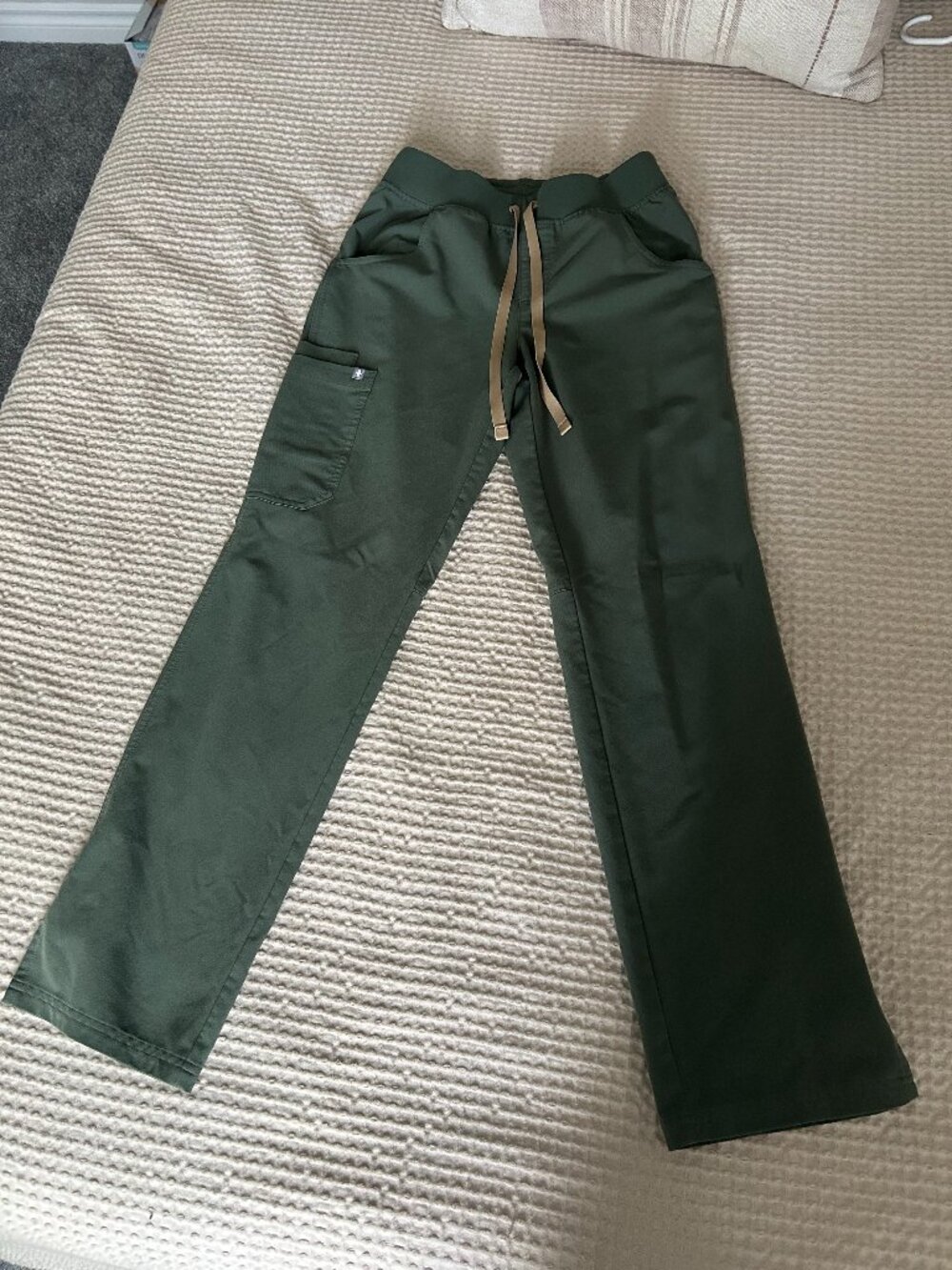 XS Figs Kade Cargo scrub pants